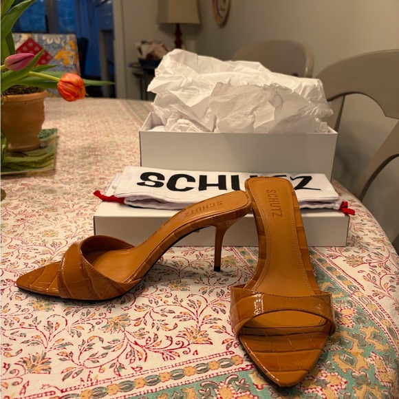 NWT SCHUTZ Elodie Brown Croc-Embossed Heels - Picture 3 of 7